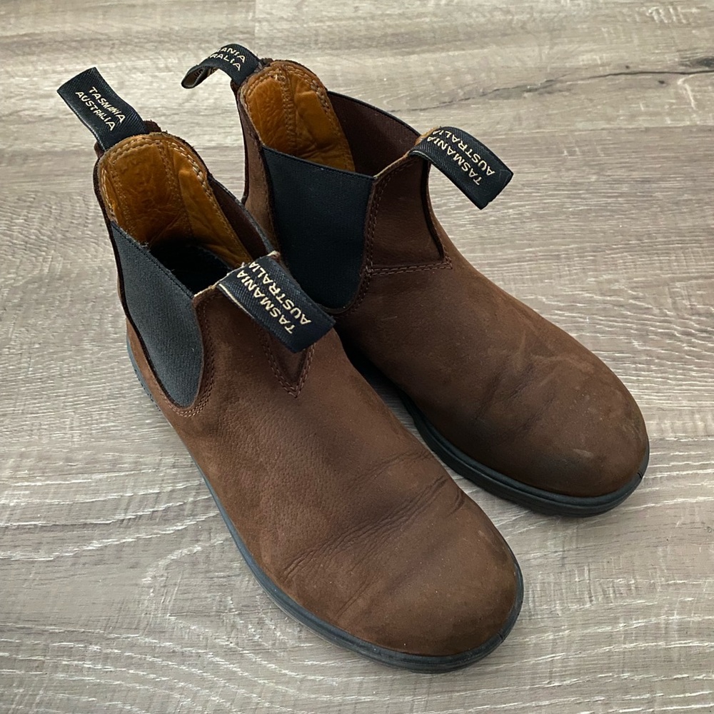 Blundstone boots size 4.5/womens 7-7.5